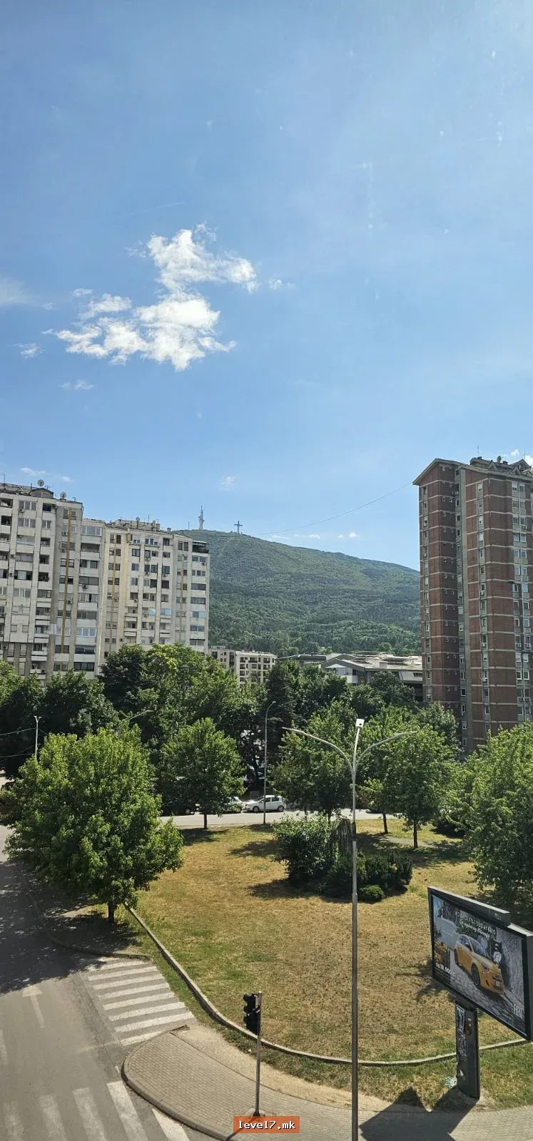 Деловен LV-425