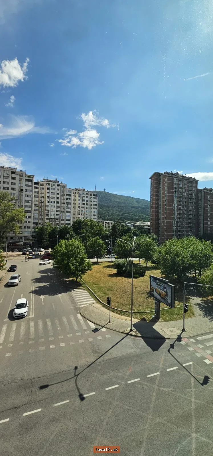 Деловен LV-425
